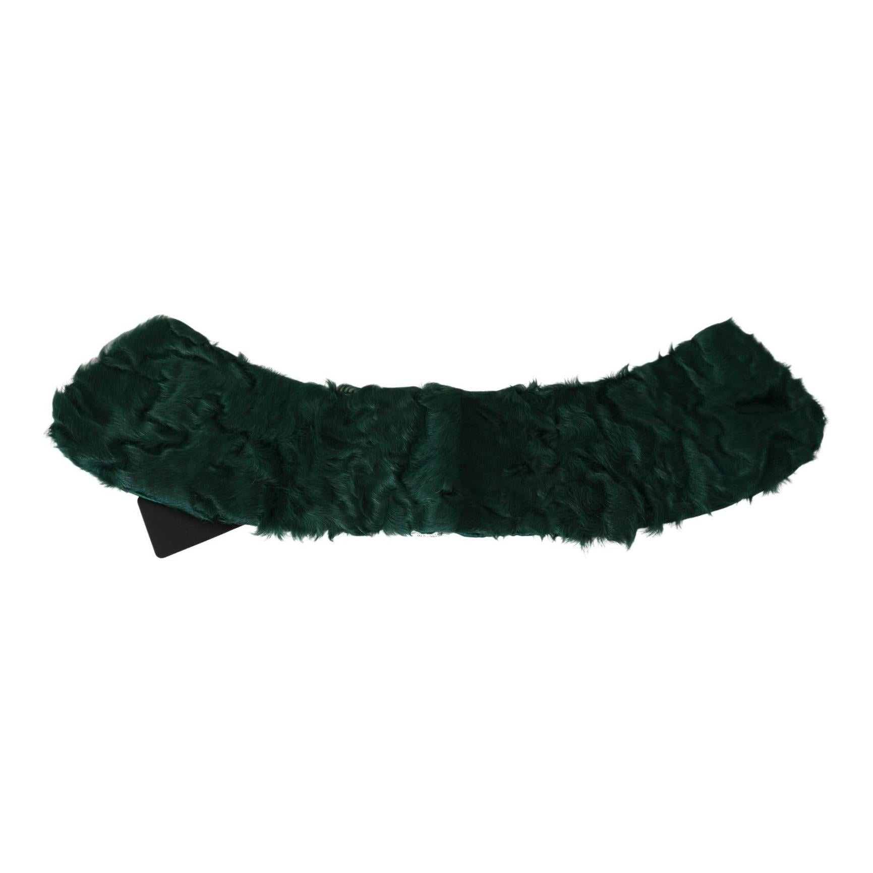 Elegant Lambskin Fur Scarf in Lush Green