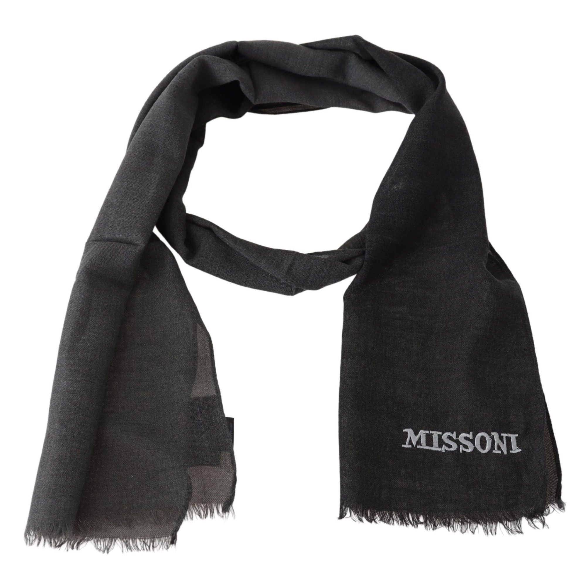 Sumptuous Wool Scarf with Fringes