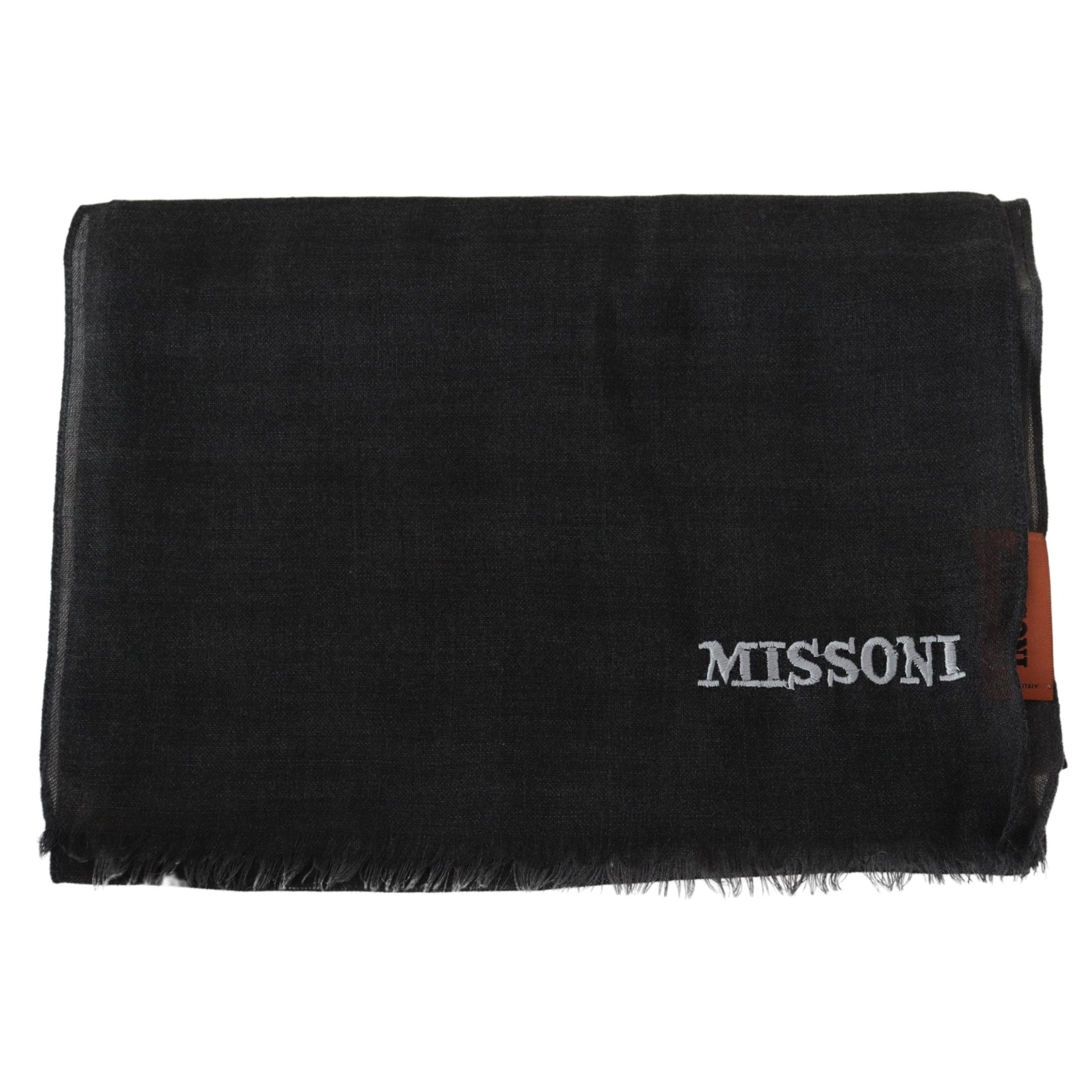 Sumptuous Wool Scarf with Fringes