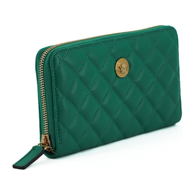 Elegant Quilted Leather Zip Wallet