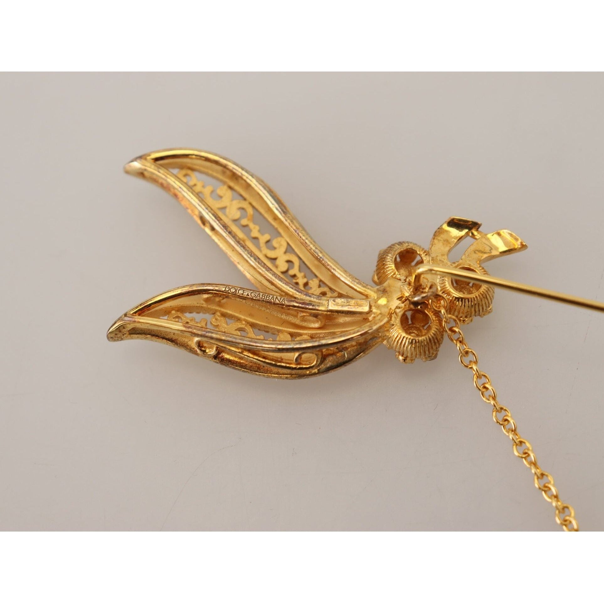 Elegant Gold-Toned Silver Brooch Pin