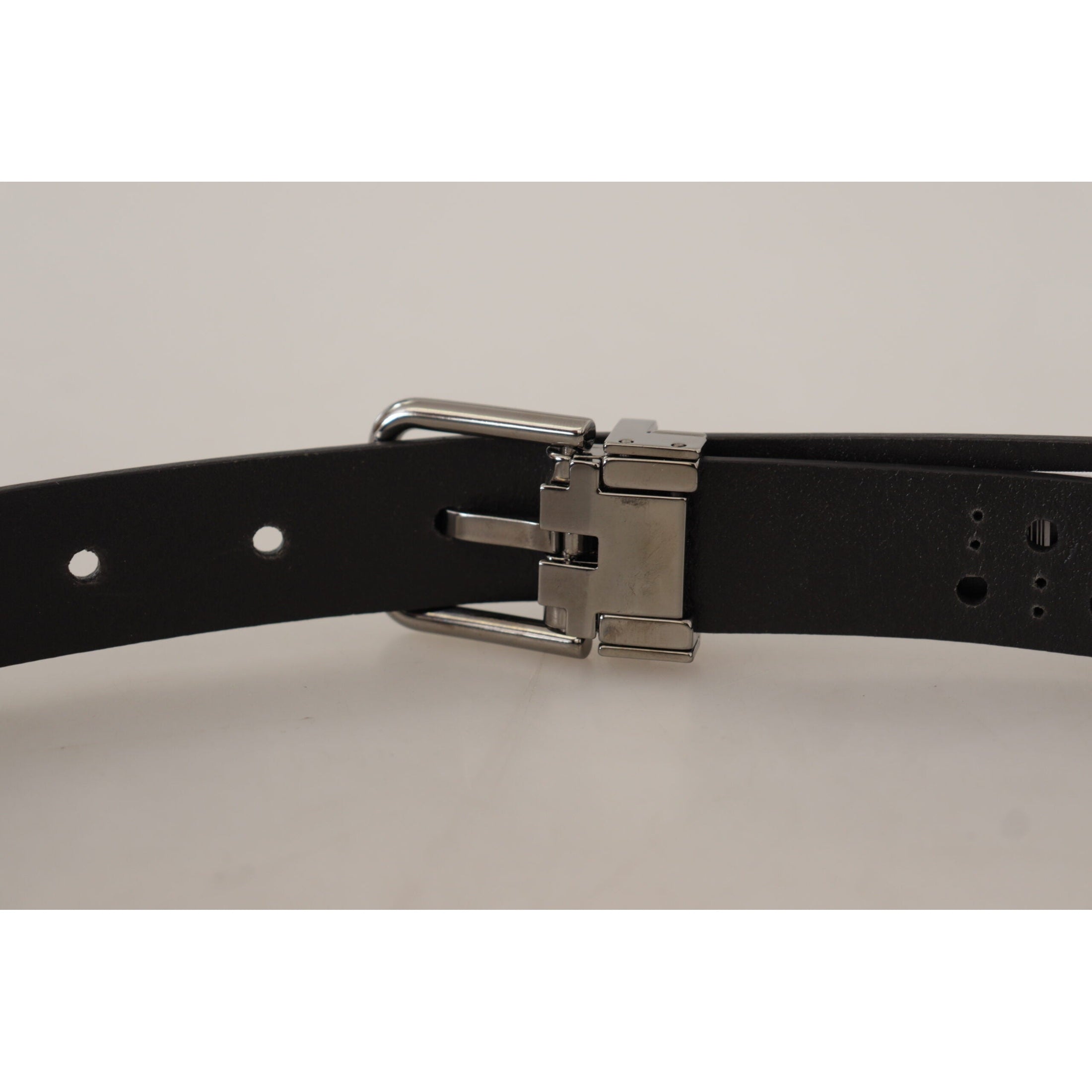 Elegant Black Leather Belt with Metal Buckle