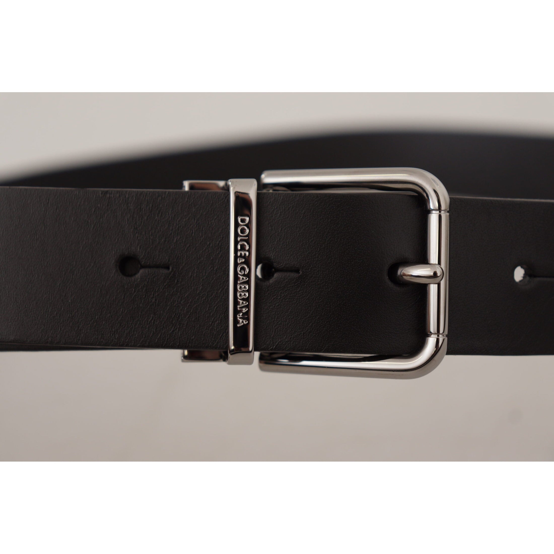 Elegant Black Leather Belt with Metal Buckle