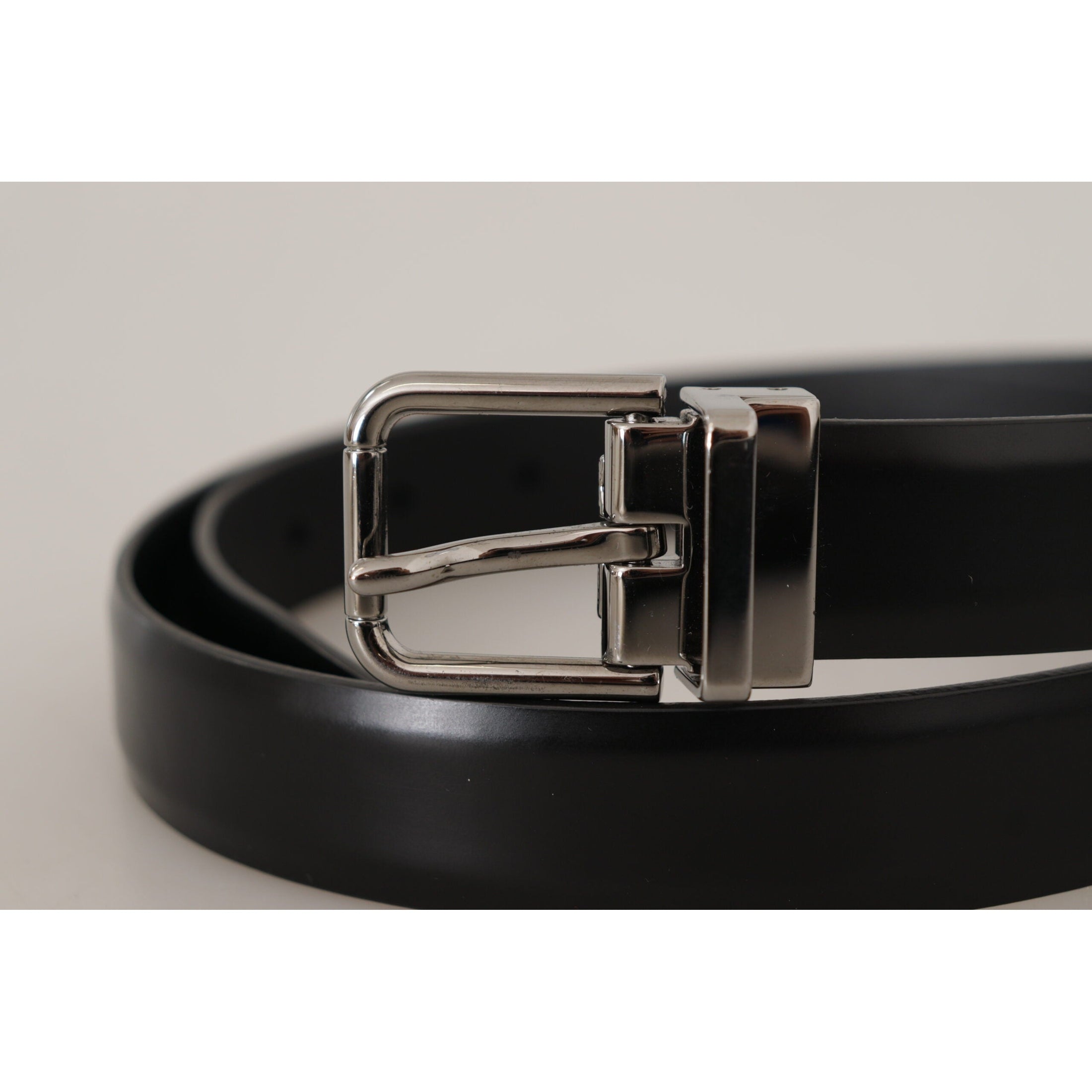 Elegant Black Leather Belt with Metal Buckle