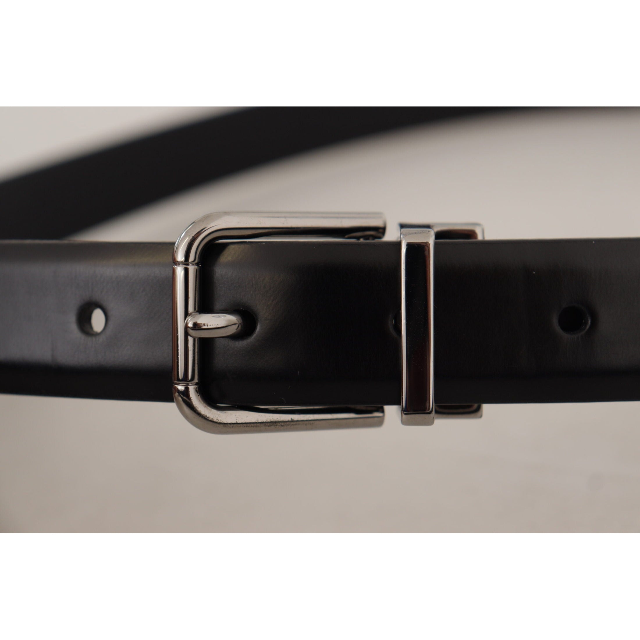 Elegant Black Leather Belt with Metal Buckle