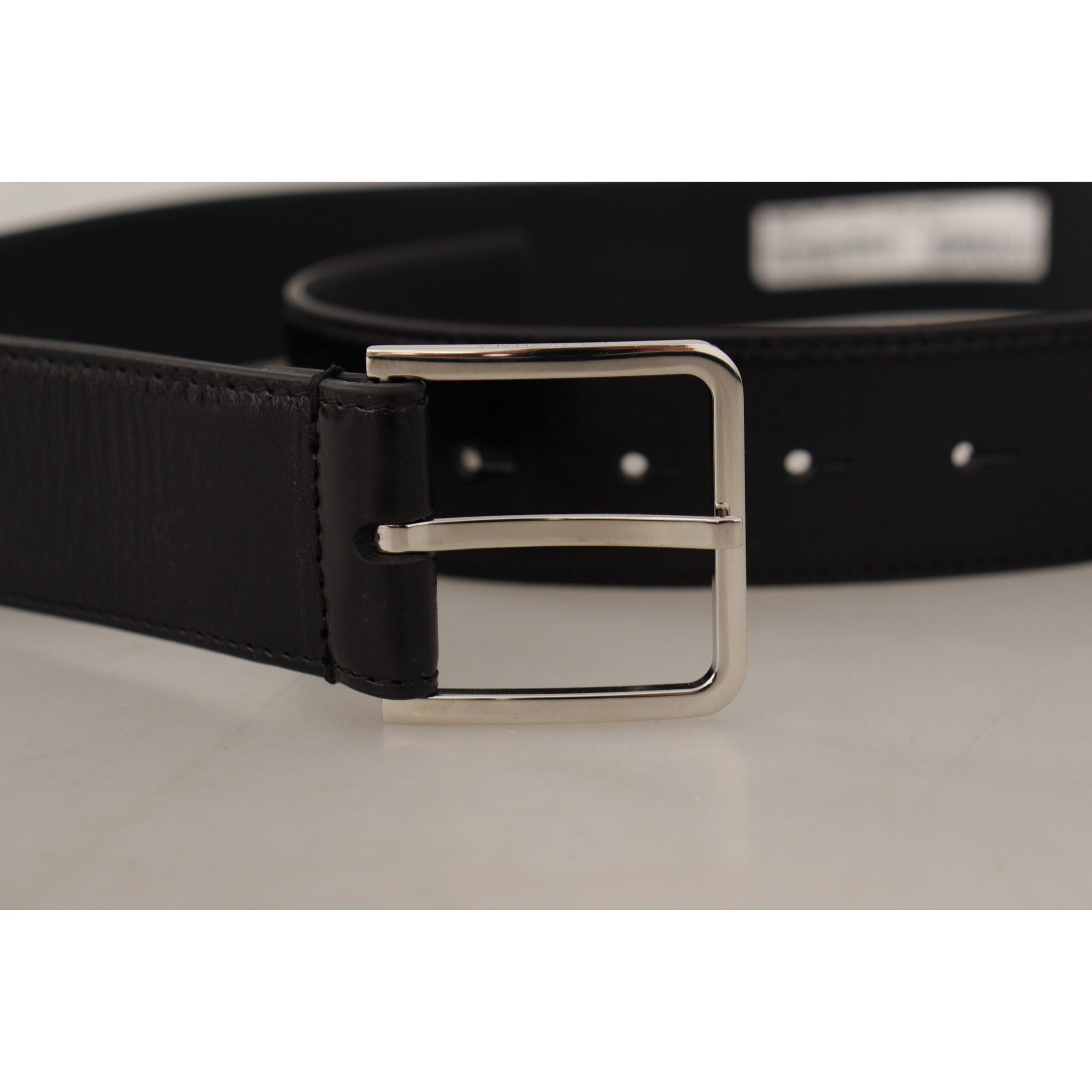 Elegant Leather Belt with Metal Buckle