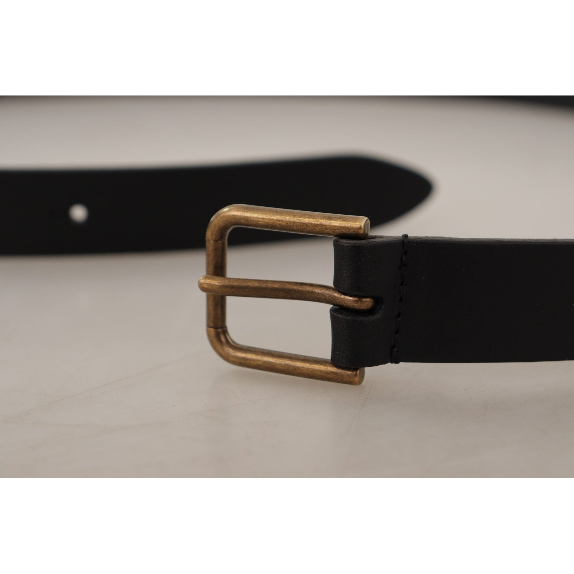 Elegant Black Leather Belt with Metal Buckle