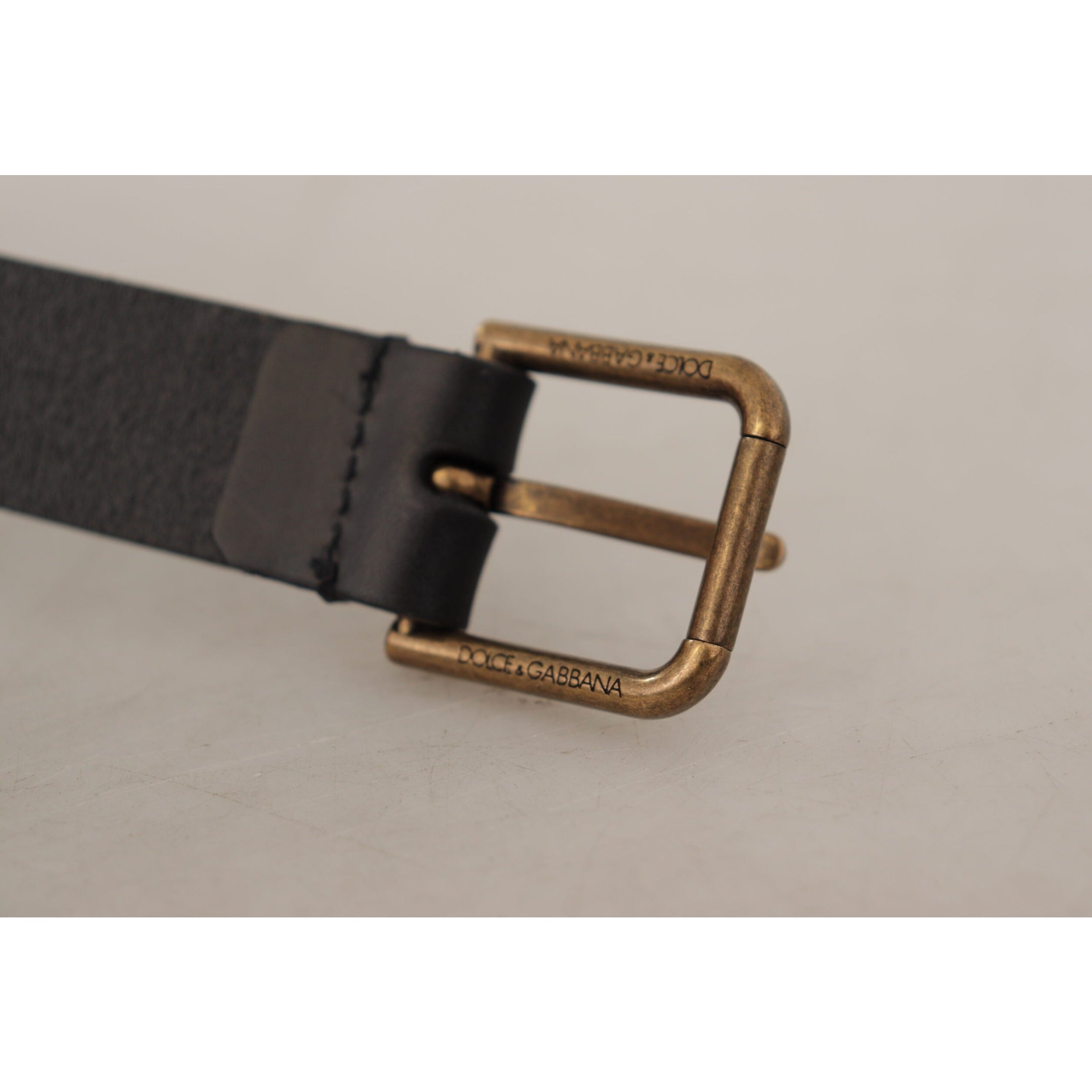 Elegant Black Leather Belt with Metal Buckle