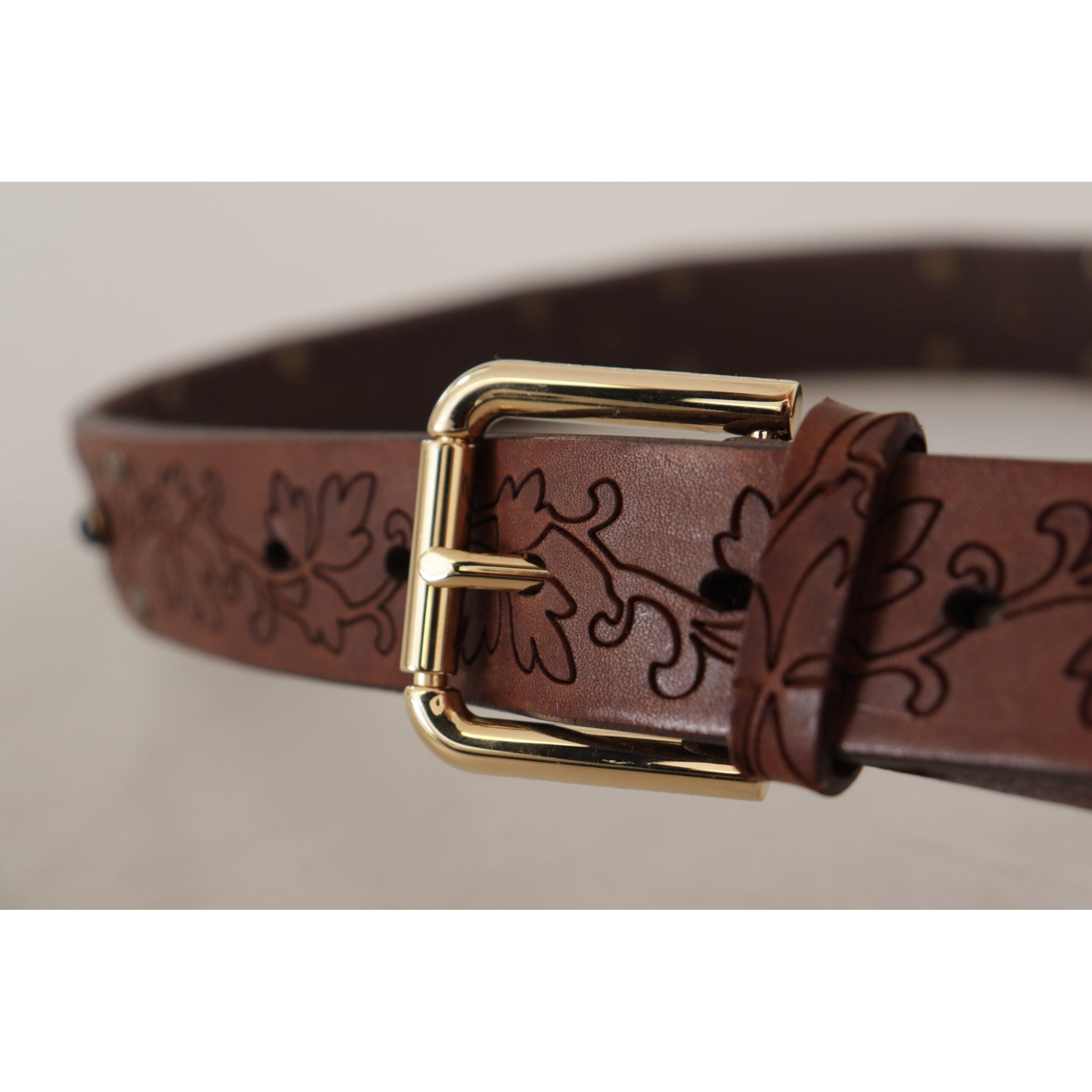 Elegant Leather Belt with Metal Buckle