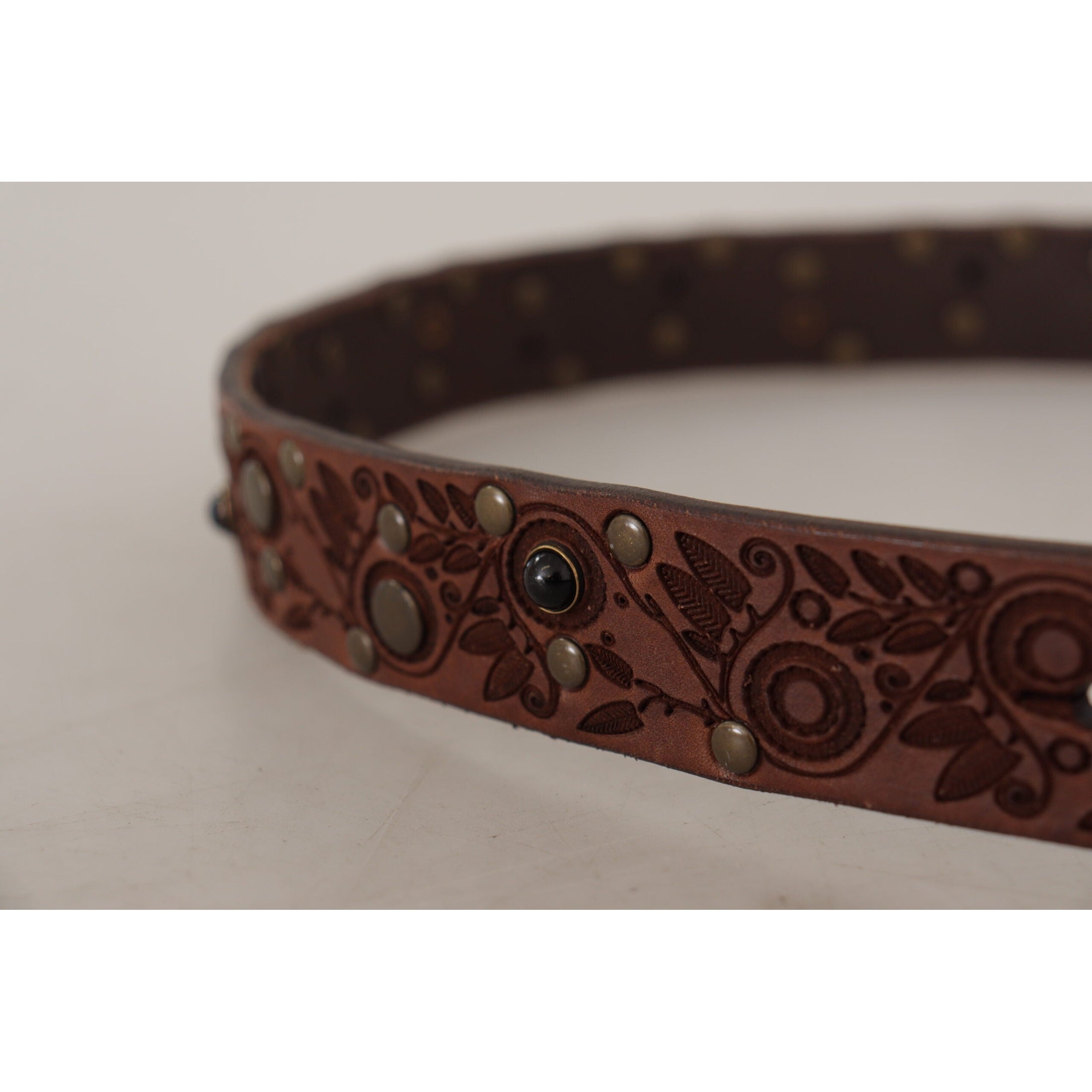 Elegant Leather Belt with Engraved Buckle