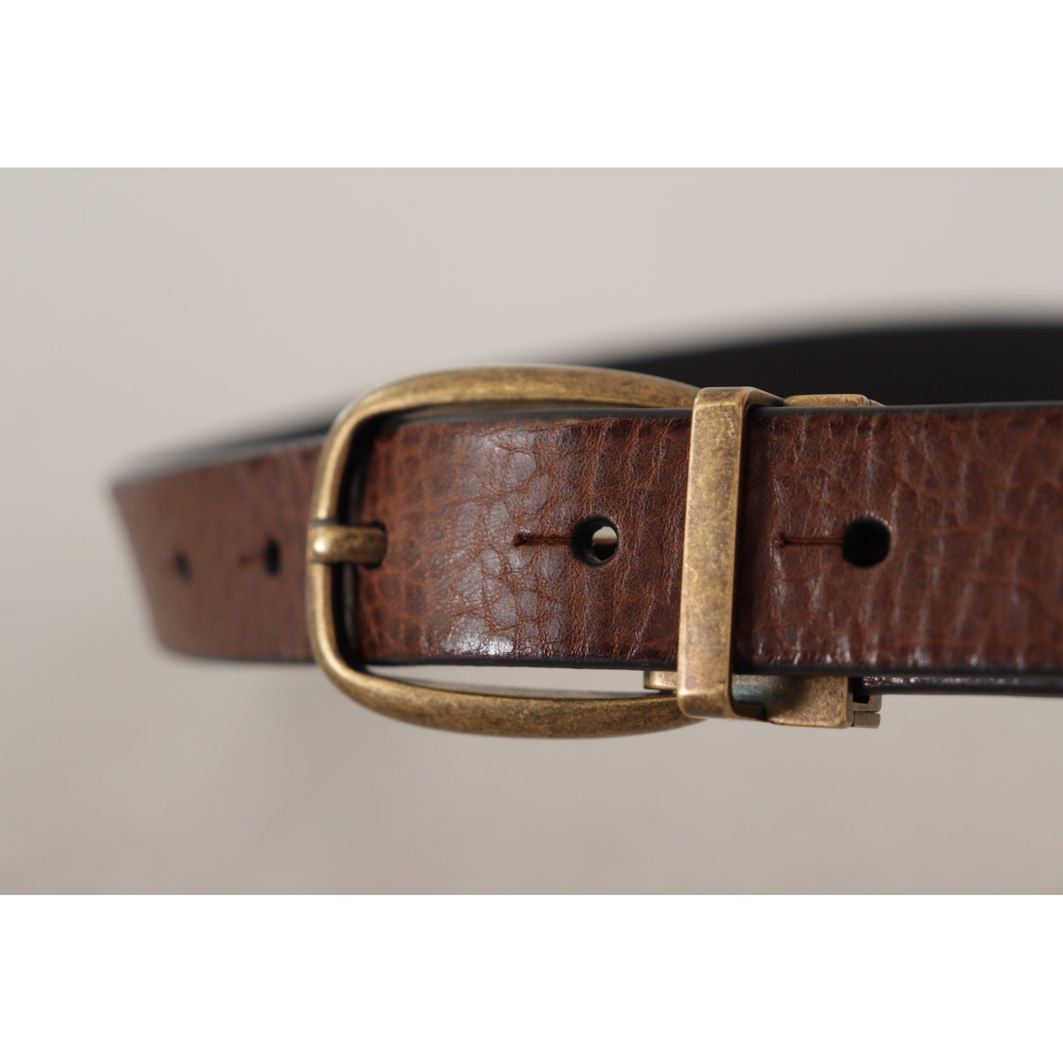 Elegant Leather Belt with Metal Buckle