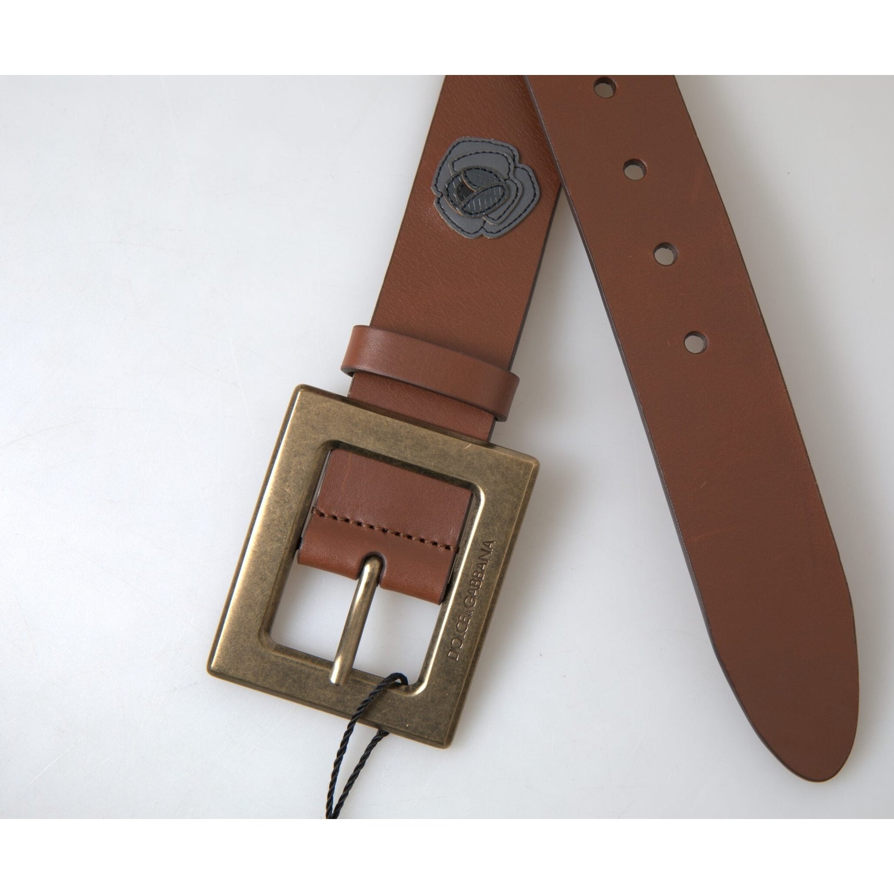 Elegant Leather Belt with Metal Buckle