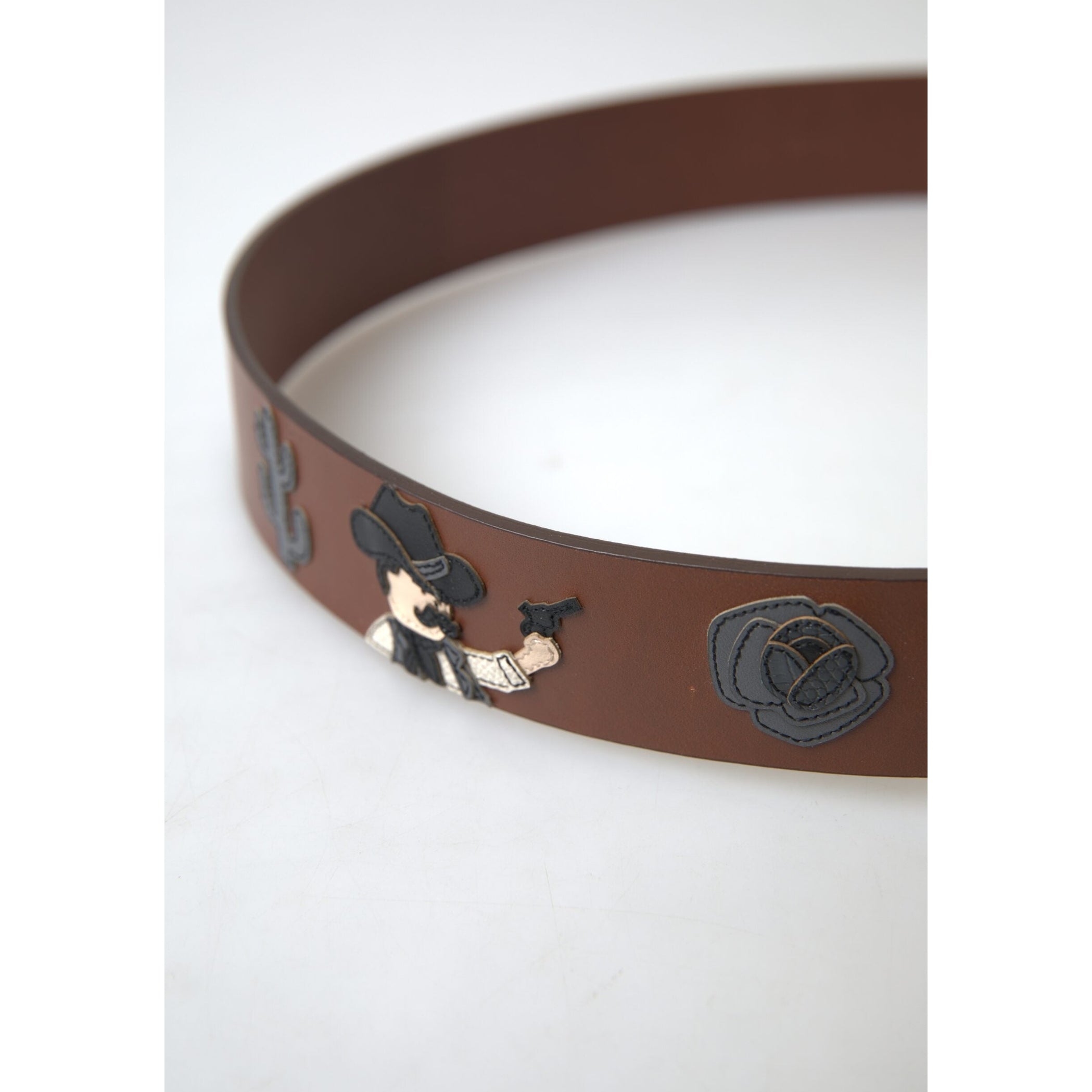 Elegant Leather Belt with Metal Buckle