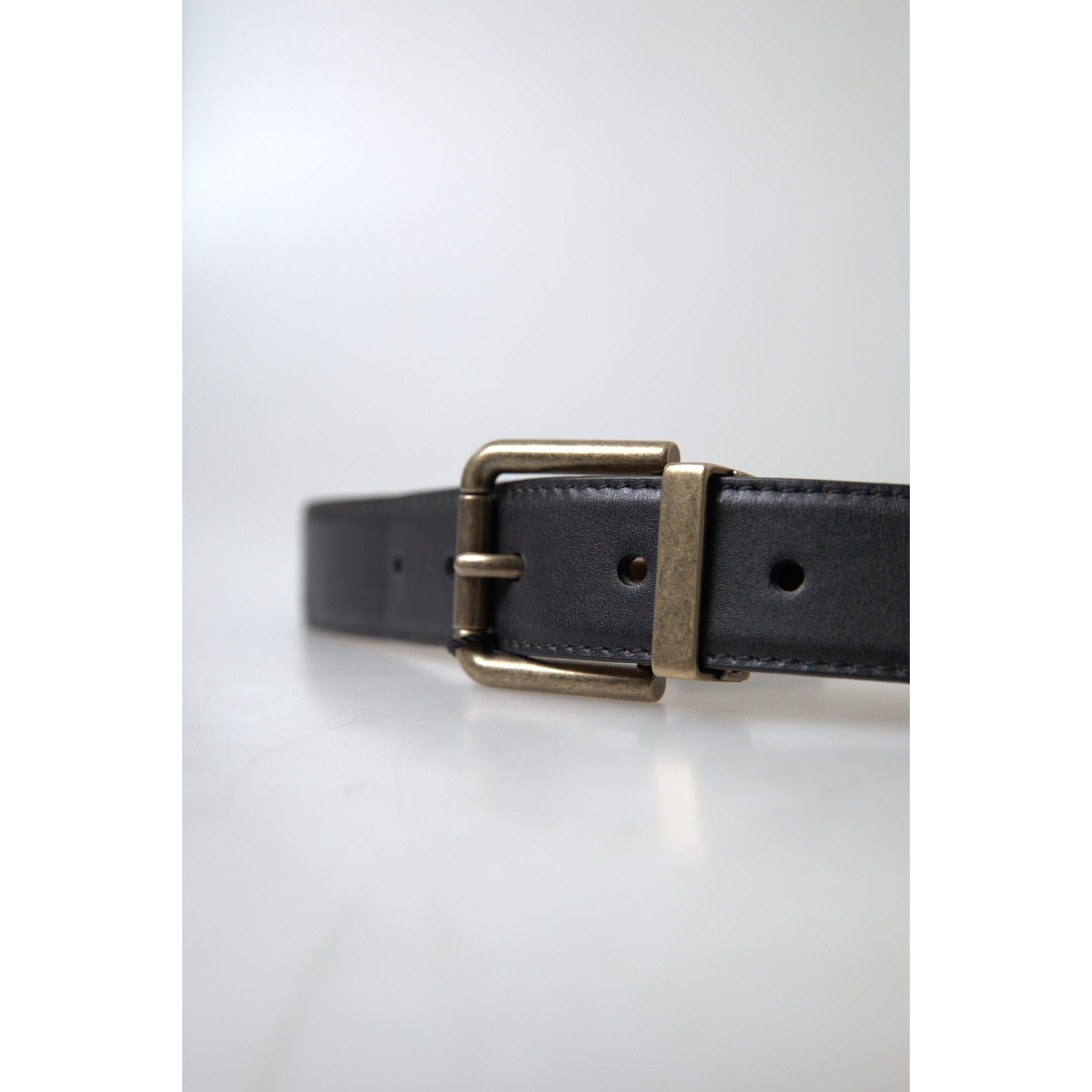 Elegant Black Leather Belt with Metal Buckle