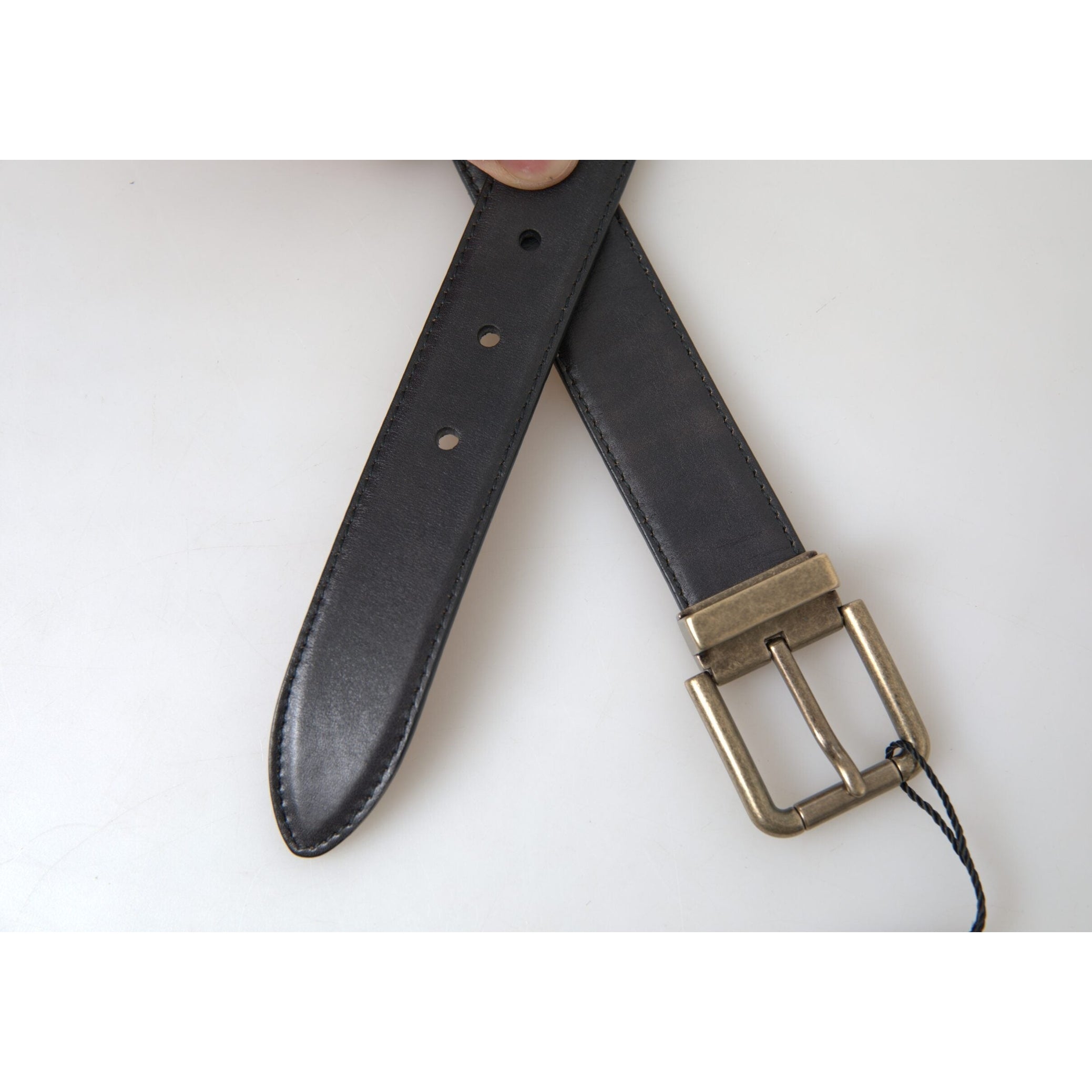 Elegant Black Leather Belt with Metal Buckle