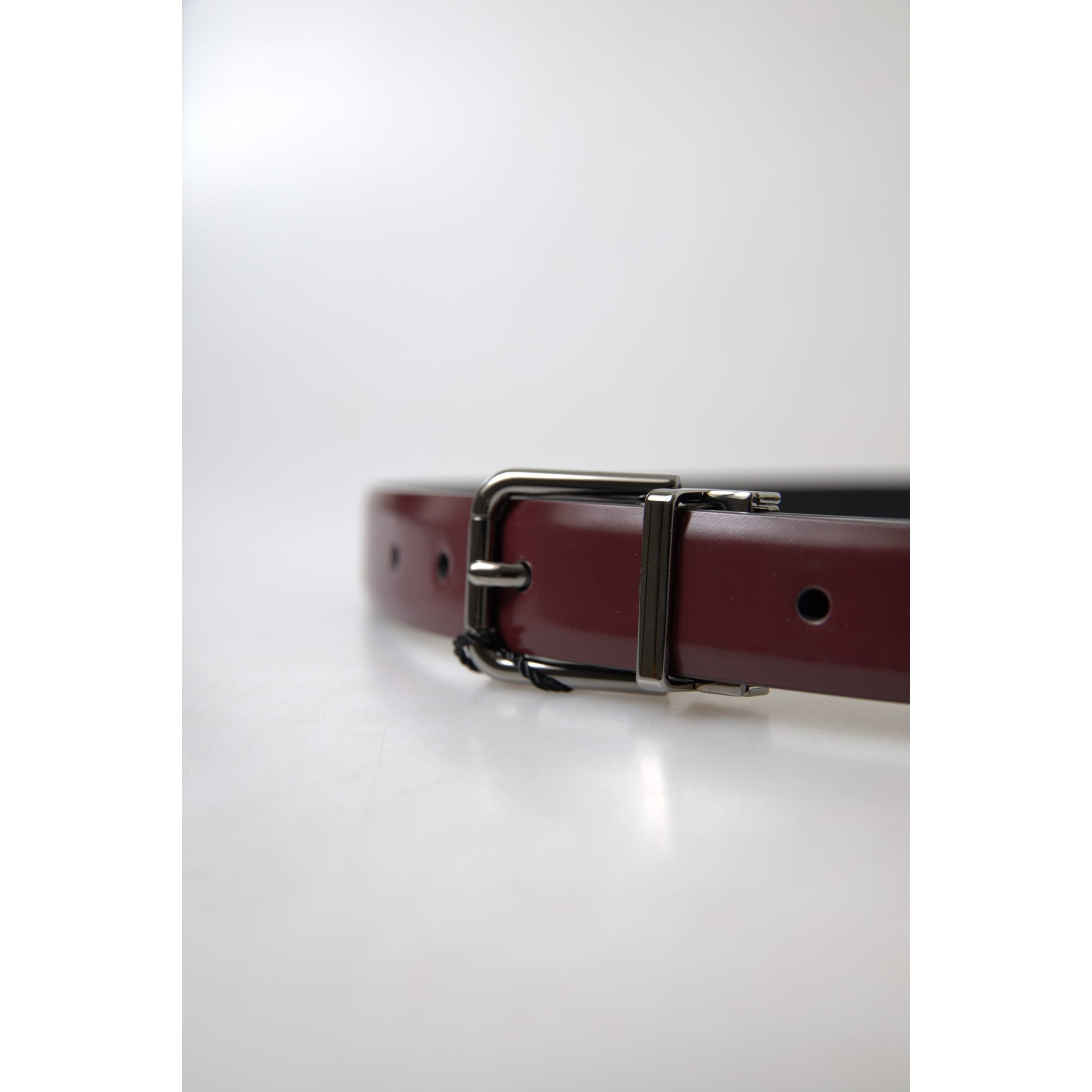 Elegant Bordeaux Leather Belt with Metal Buckle