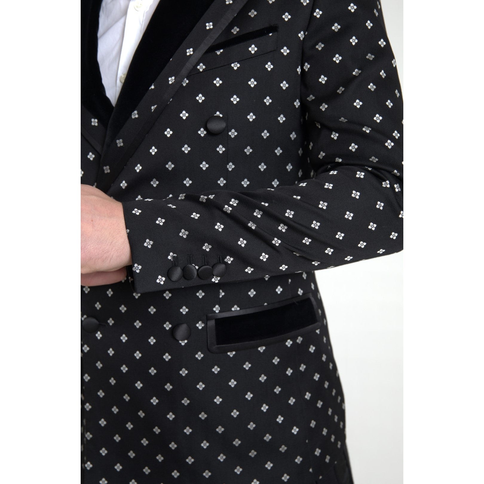 Elegant Geometric Patterned Slim Blazer