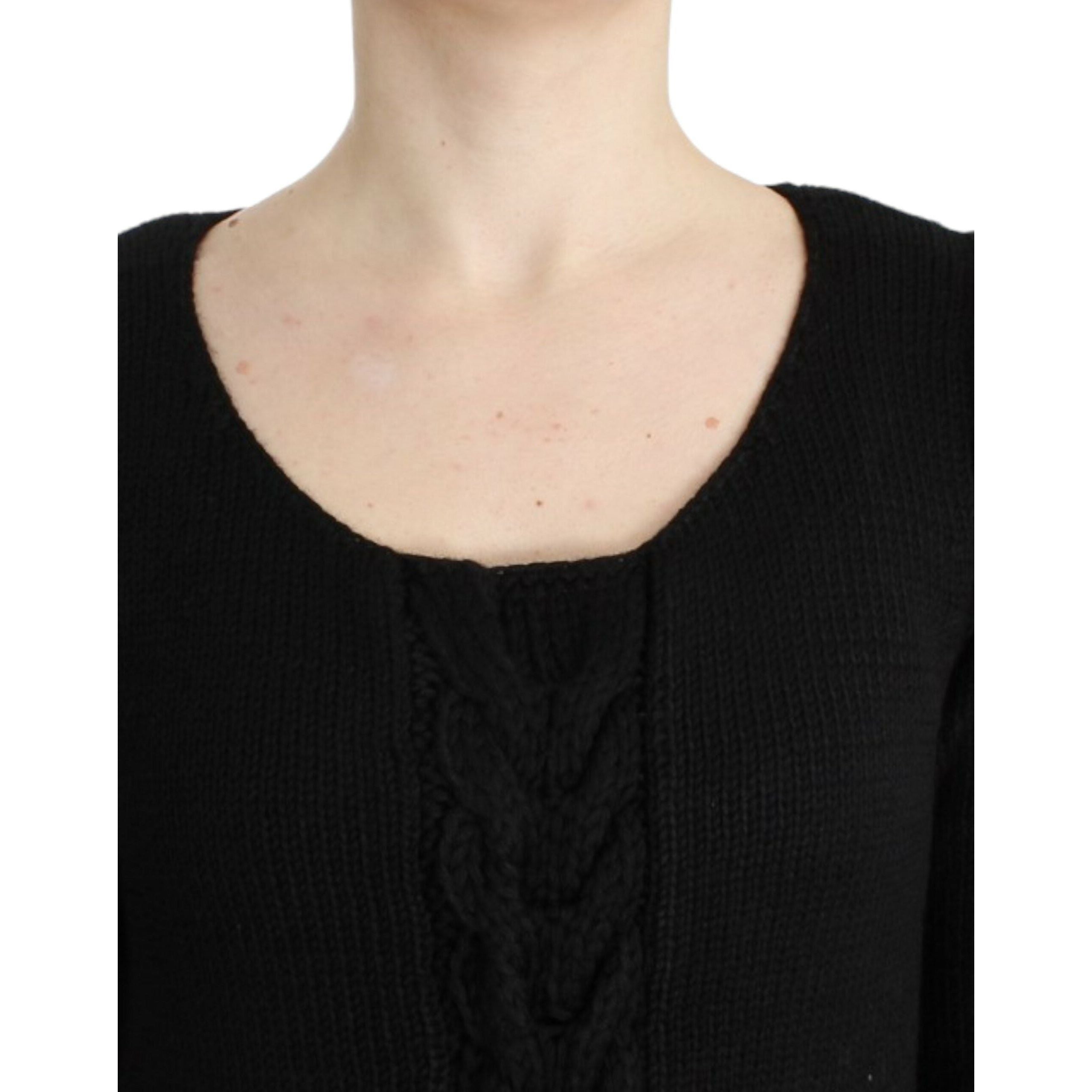 Alluring Black Knitted Crew Neck Sweater