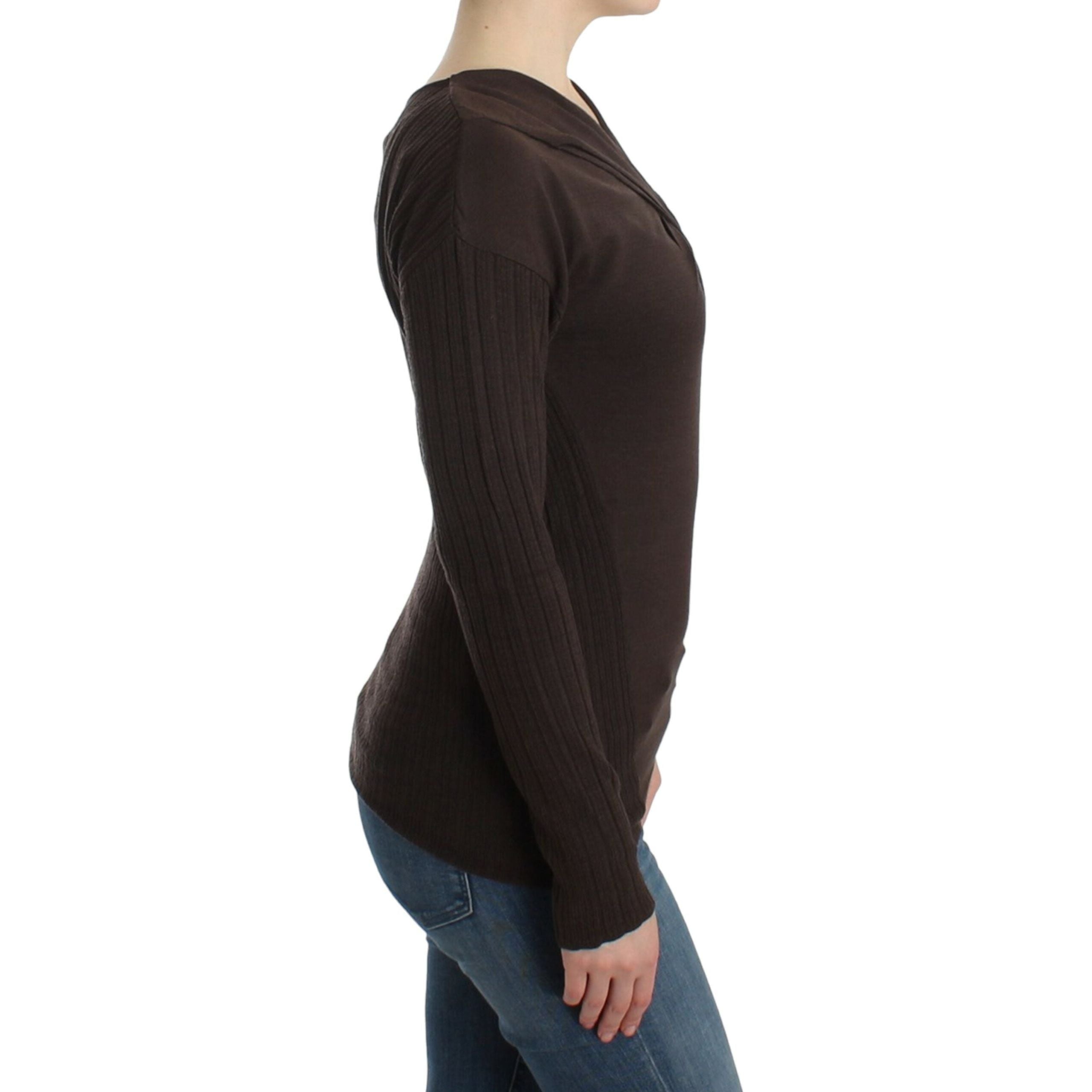 Chic Keyhole Virgin Wool Sweater