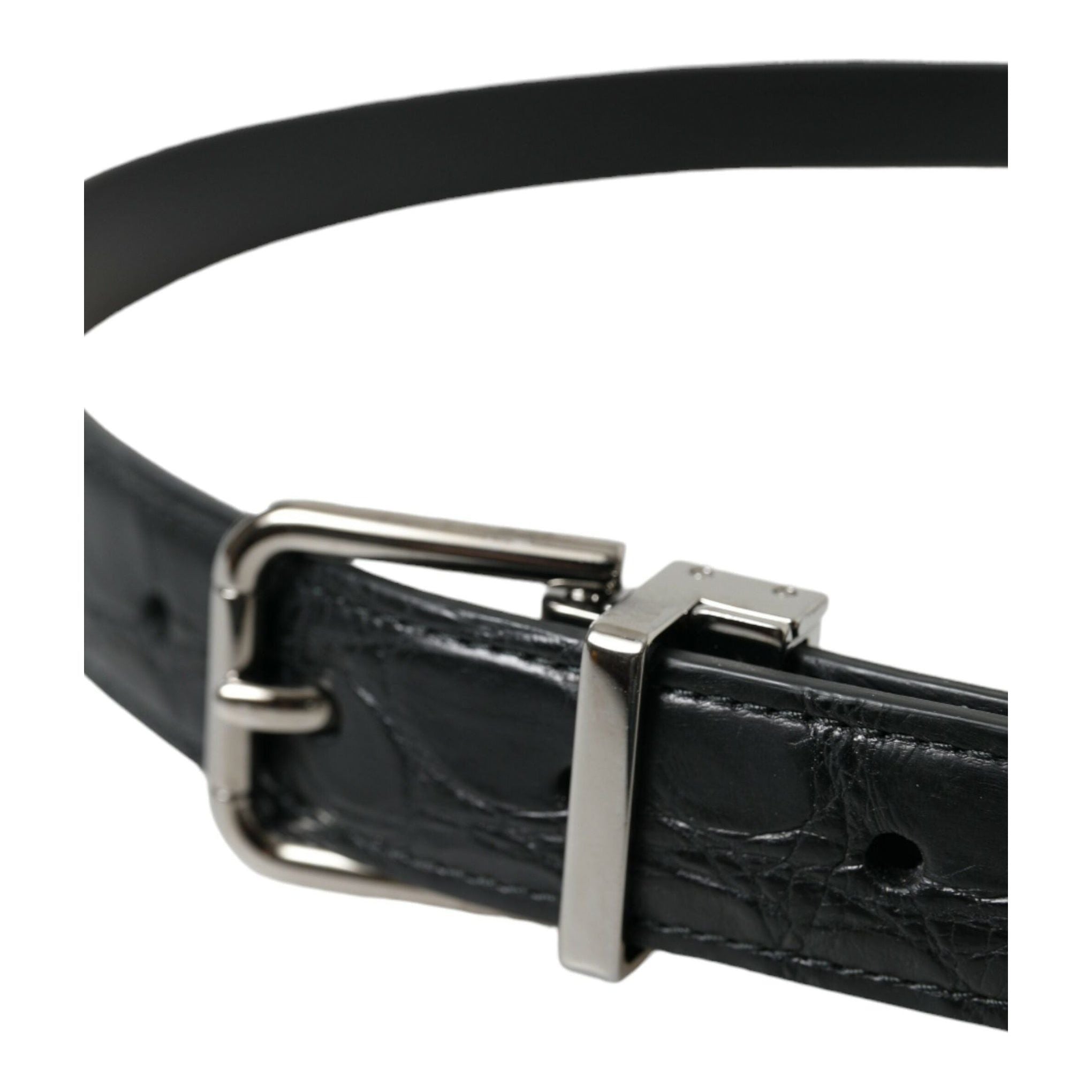 Elegant Leather Belt with Metal Buckle