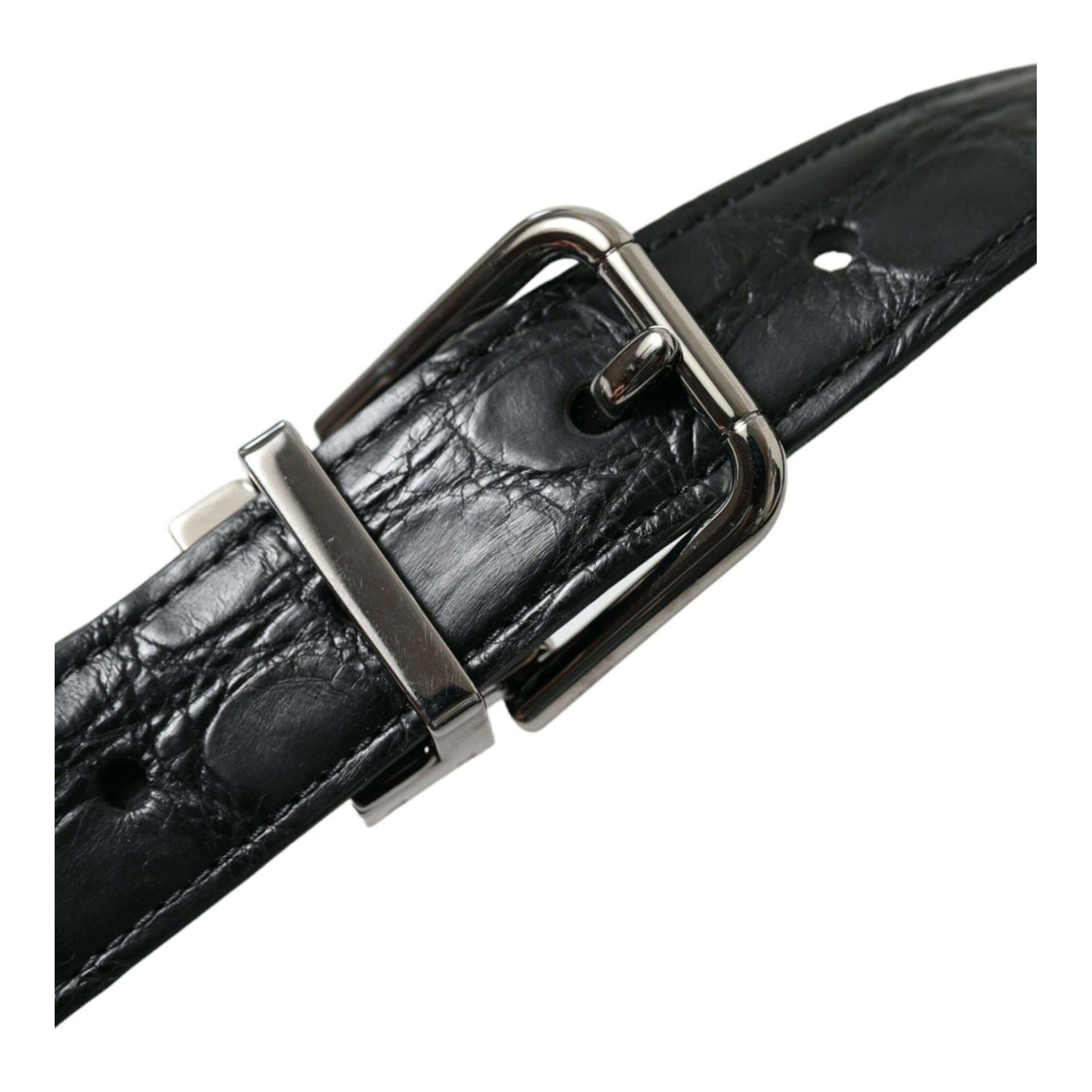 Elegant Leather Belt with Metal Buckle