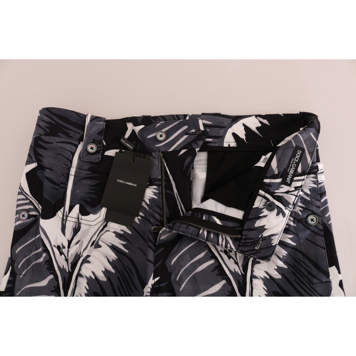 Elegant Capri Casual Pants in Banana Leaf Print