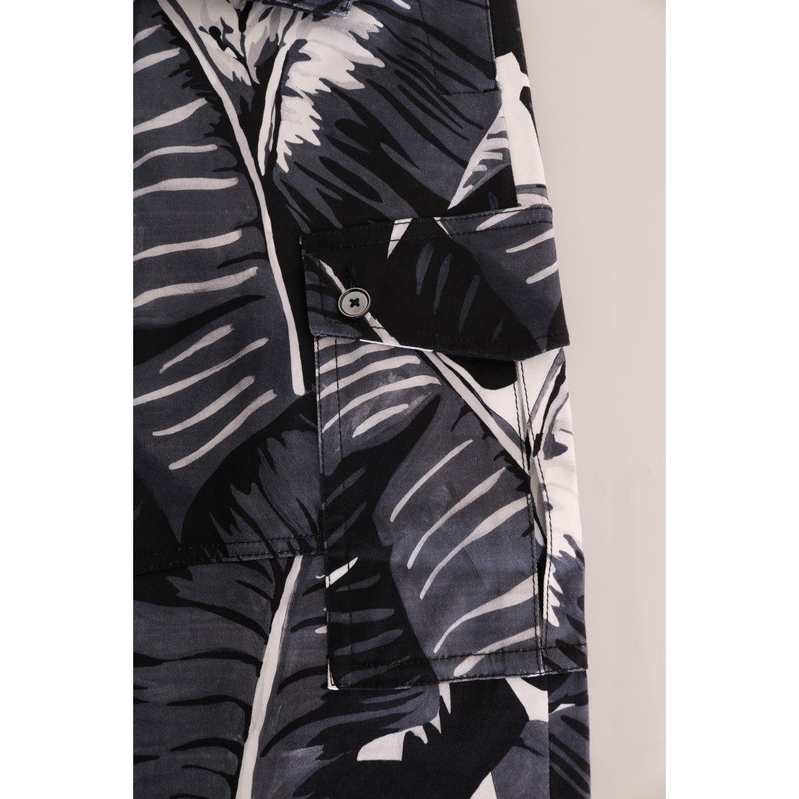 Elegant Capri Casual Pants in Banana Leaf Print