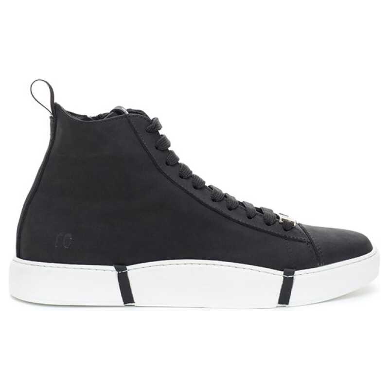Roberto Cavalli Elegant Suede Sneakers in Chic Black, theFeinheit