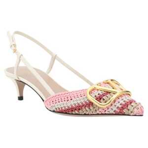 Valentino Garavani Vlogo Pumps 2