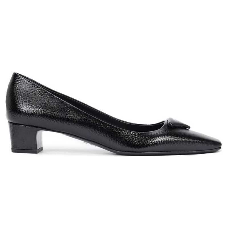Prada Saffiano Leather Pumps, theFeinheit