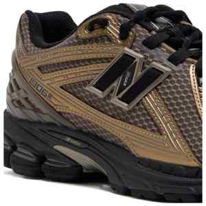 New Balance 1906R sneakers