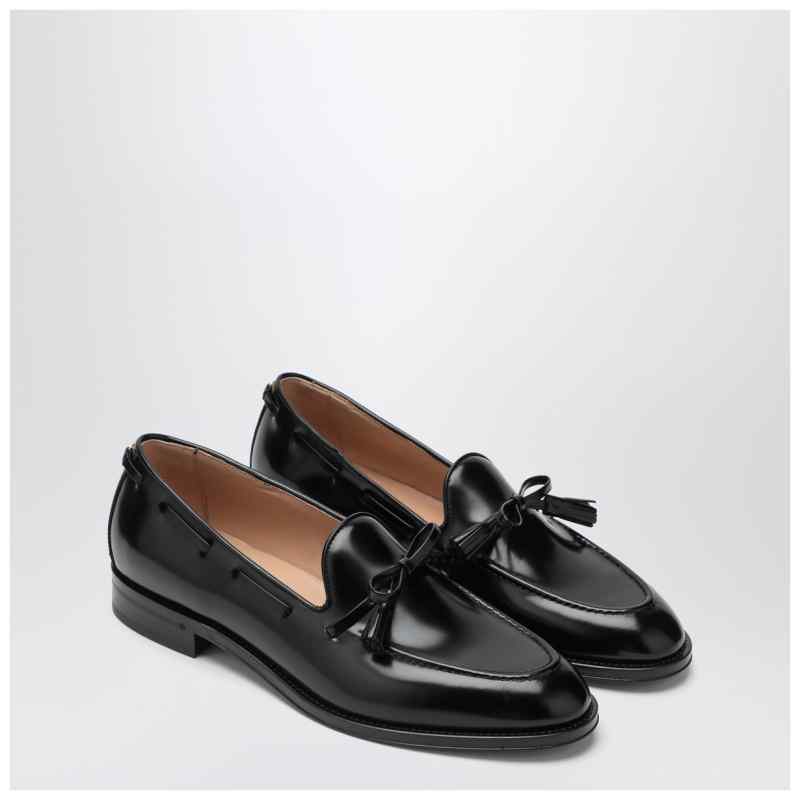 Valentino Garavani Bowshire loafers in black glossy calfskin, theFeinheit