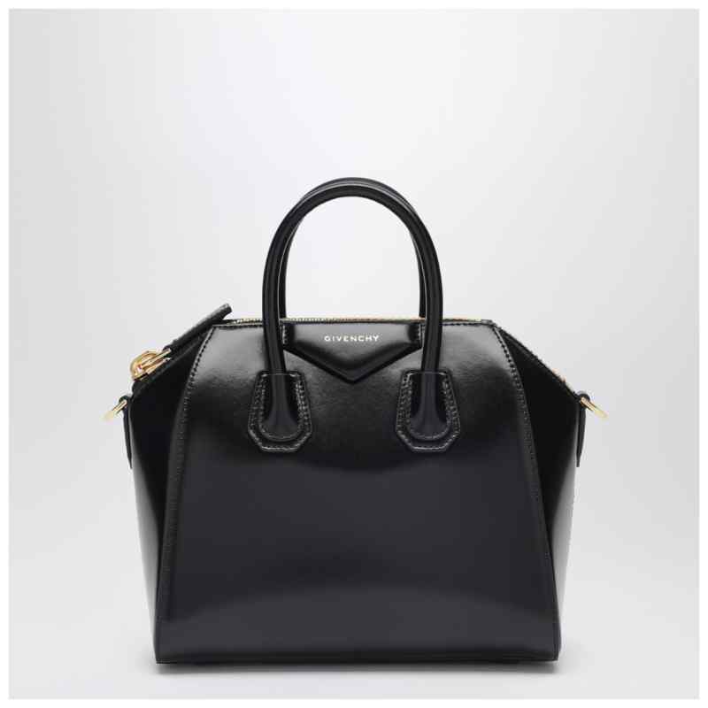 Givenchy Antigona mini bag in black Box leather Givenchy Antigona mini bag in black Box leather, theFeinheit