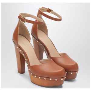 Chloé Brown platform pumps with studs