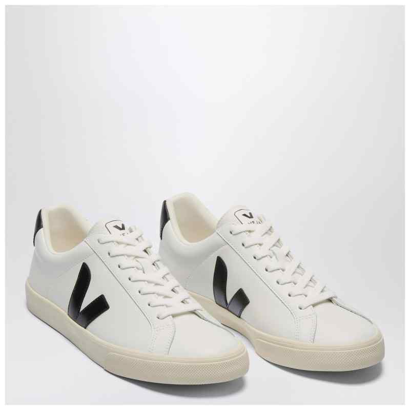 VEJA Sneaker Esplar in white and black leather VEJA Sneaker Esplar in white and black leather, theFeinheit