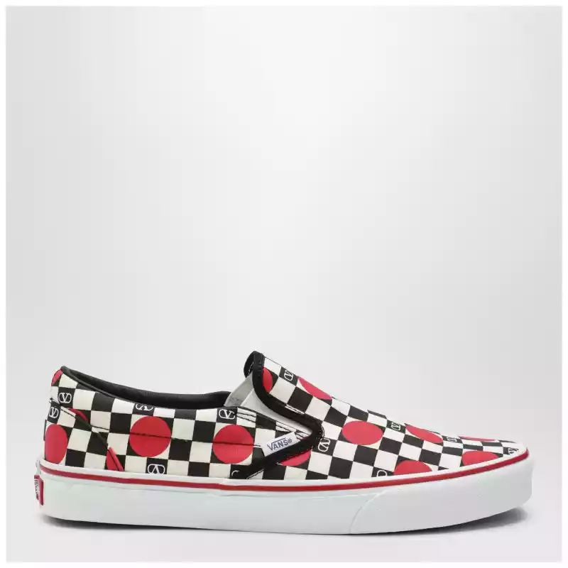 8W2S0NY9WHX_S_VALE-BAG.a Valentino Garavani X Vans Slip-On sneakers black/red with VLogo Checkerboard print and polka-dot detail