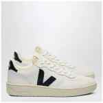 VEJA Sneaker V-10 in white and black leather