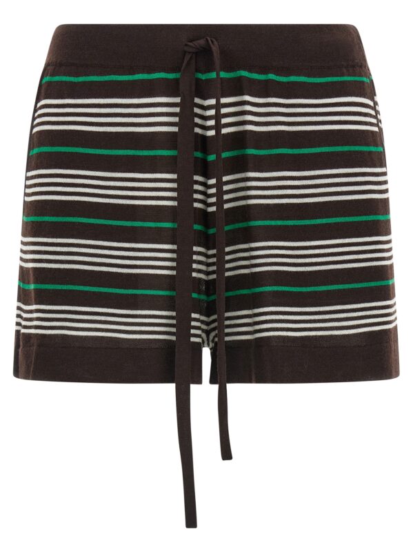 D570605LISTRIPES886_01_M_2026-01-30T10-01-07.27Z