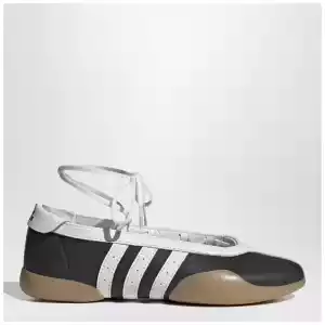 adidas Originals Mei Core Black/Cloud White/Gum Taekwondo trainers