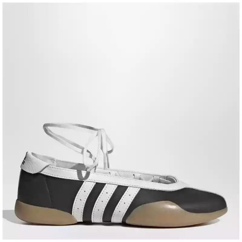 adidas Originals Mei Core Black/Cloud White/Gum Taekwondo trainers