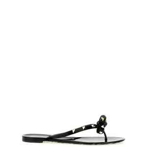 Valentino Garavani Pm Thong Rockstud Sandals