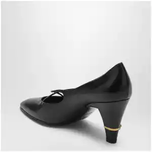 Versace Giulietta pumps in black leather