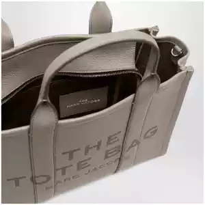 Marc Jacobs The Medium Tote Bag Cement in leather