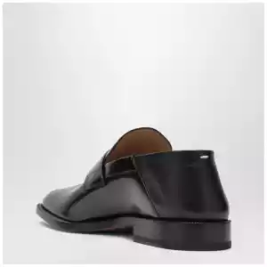 Maison Margiela Tabi loafer in black leather