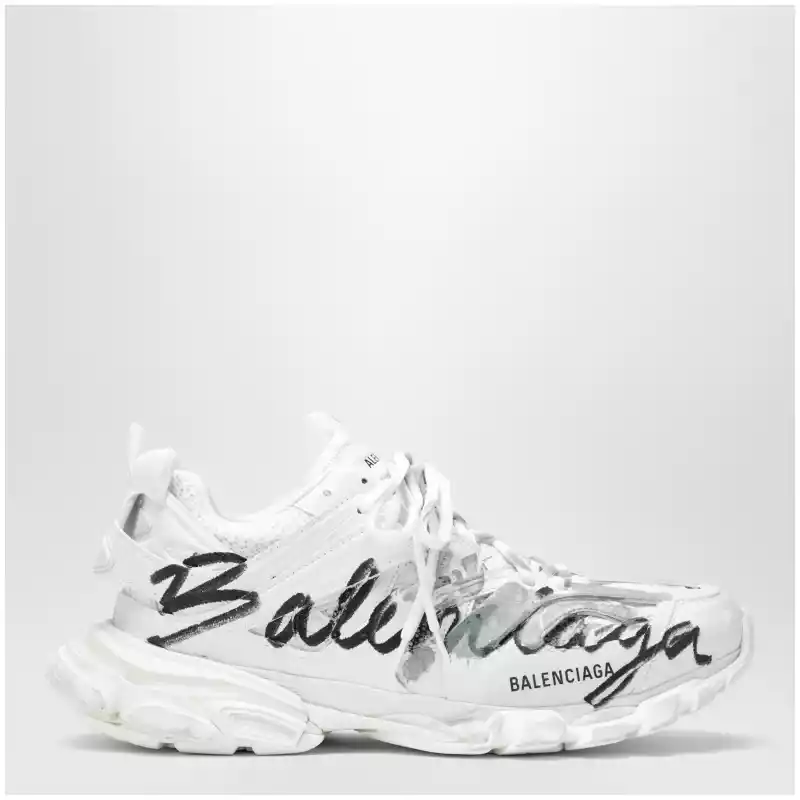 542023WTRHW_S_BALEN-9010.a Balenciaga Track Signature sneakers in white/black