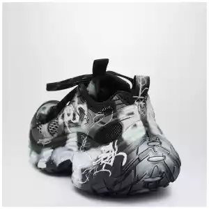 Balenciaga White/black 6XL sneakers with spray details