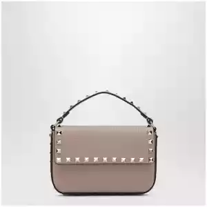 Valentino Garavani Rockstud pouch in grained calf leather, powder