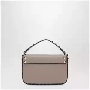 Valentino Garavani Rockstud pouch in grained calf leather, powder