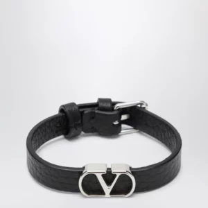 Valentino Garavani VLogo Signature bracelet in grained calfskin leather, black
