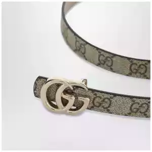 GUCCI Thin reversible GG Marmont belt in beige/GG Supreme